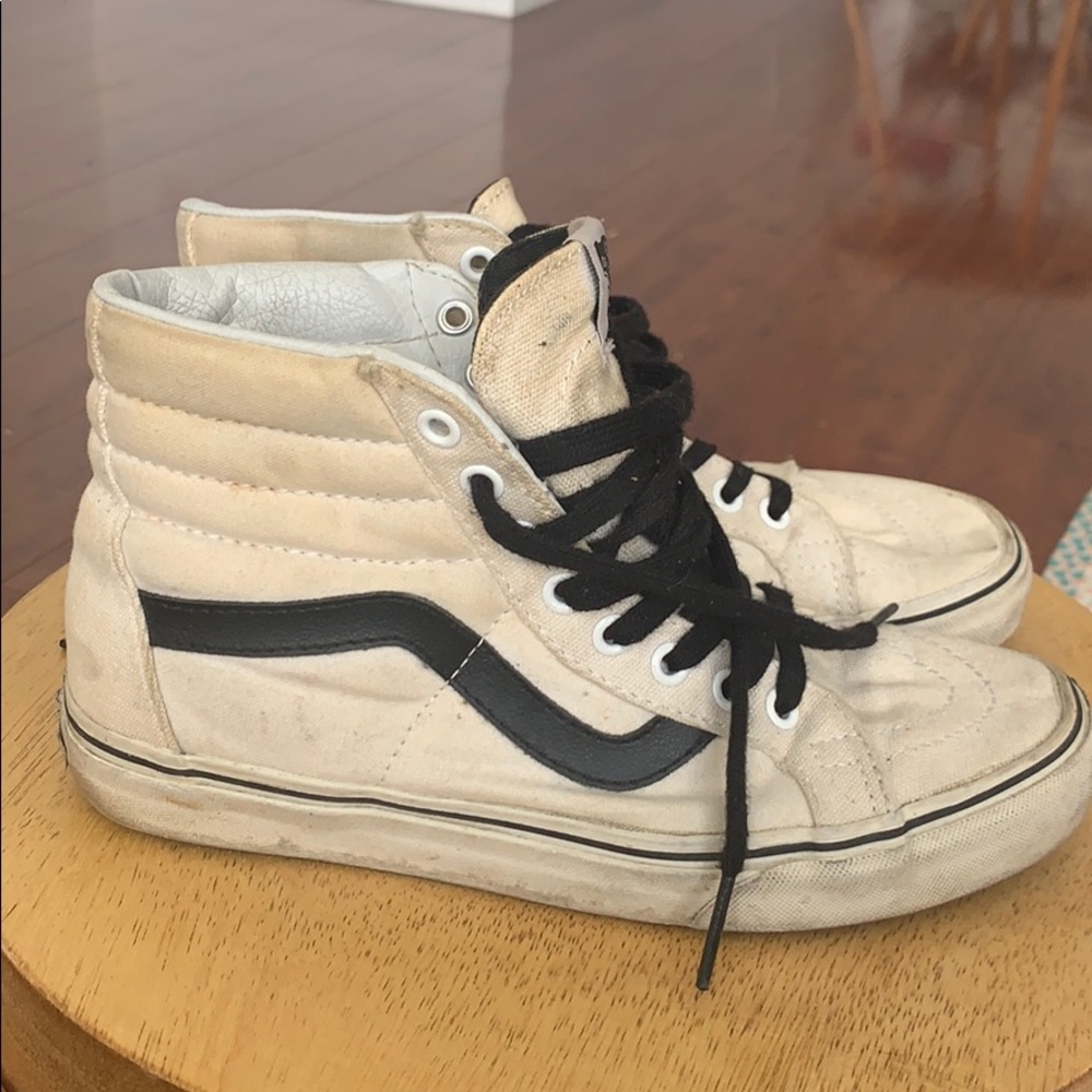 High top Vans 7.5 Black and white